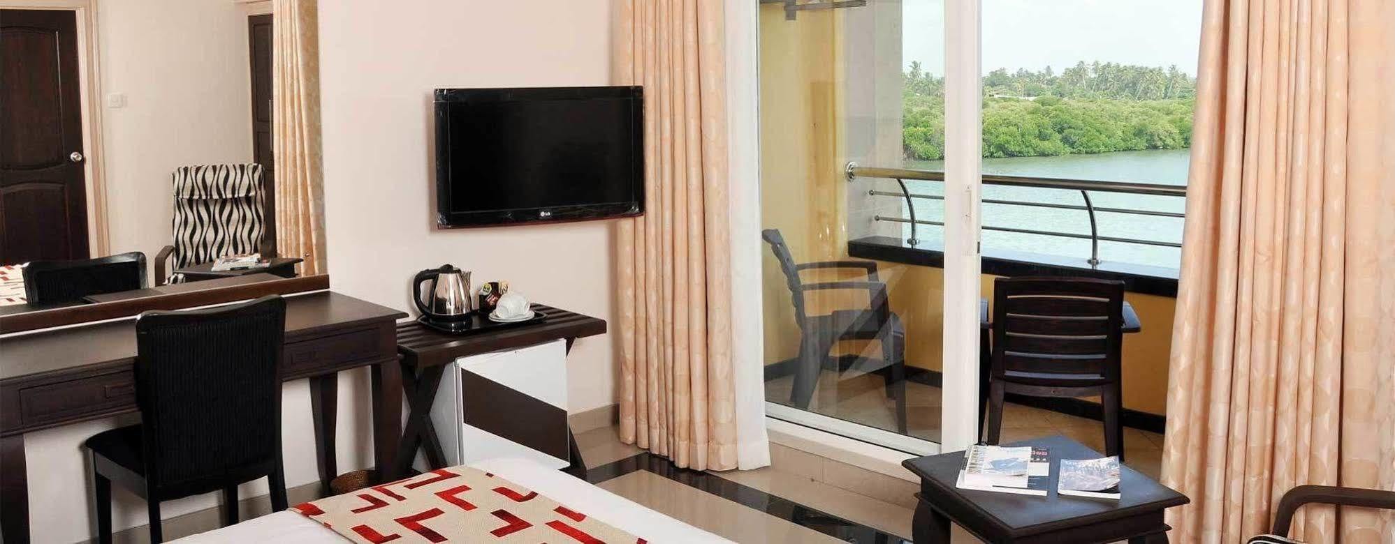 נגומבו Oyo 317 Choy'S Waterfront Residence מראה חיצוני תמונה