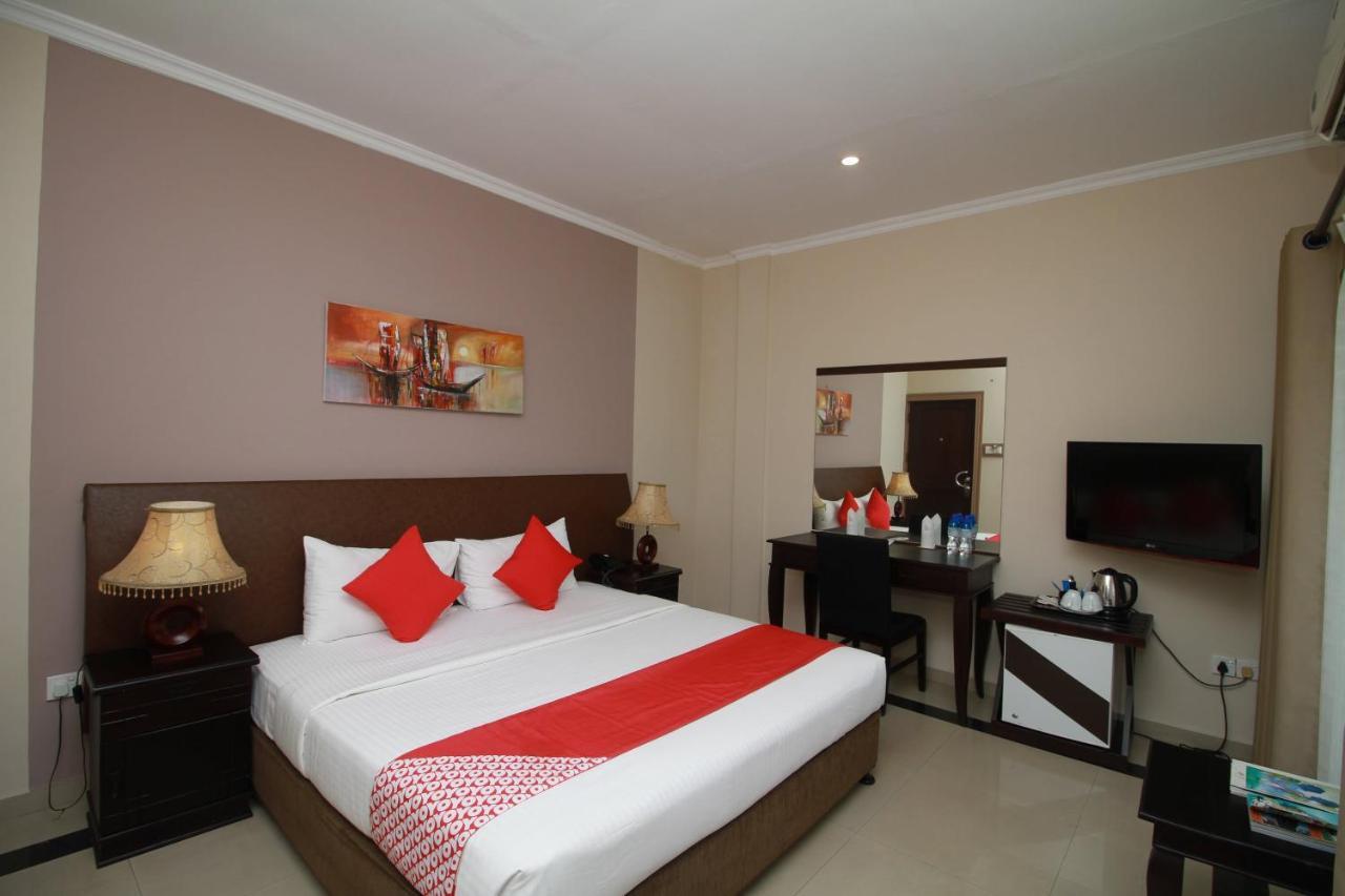 נגומבו Oyo 317 Choy'S Waterfront Residence מראה חיצוני תמונה