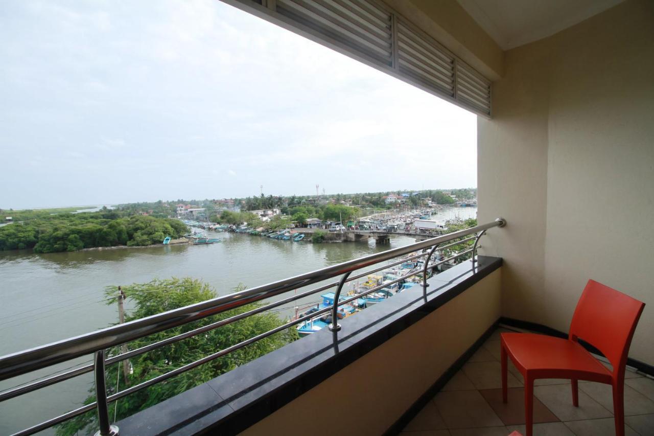 נגומבו Oyo 317 Choy'S Waterfront Residence מראה חיצוני תמונה