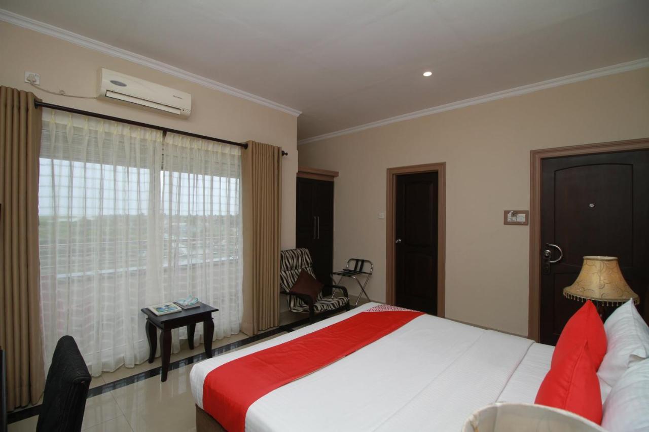 נגומבו Oyo 317 Choy'S Waterfront Residence מראה חיצוני תמונה
