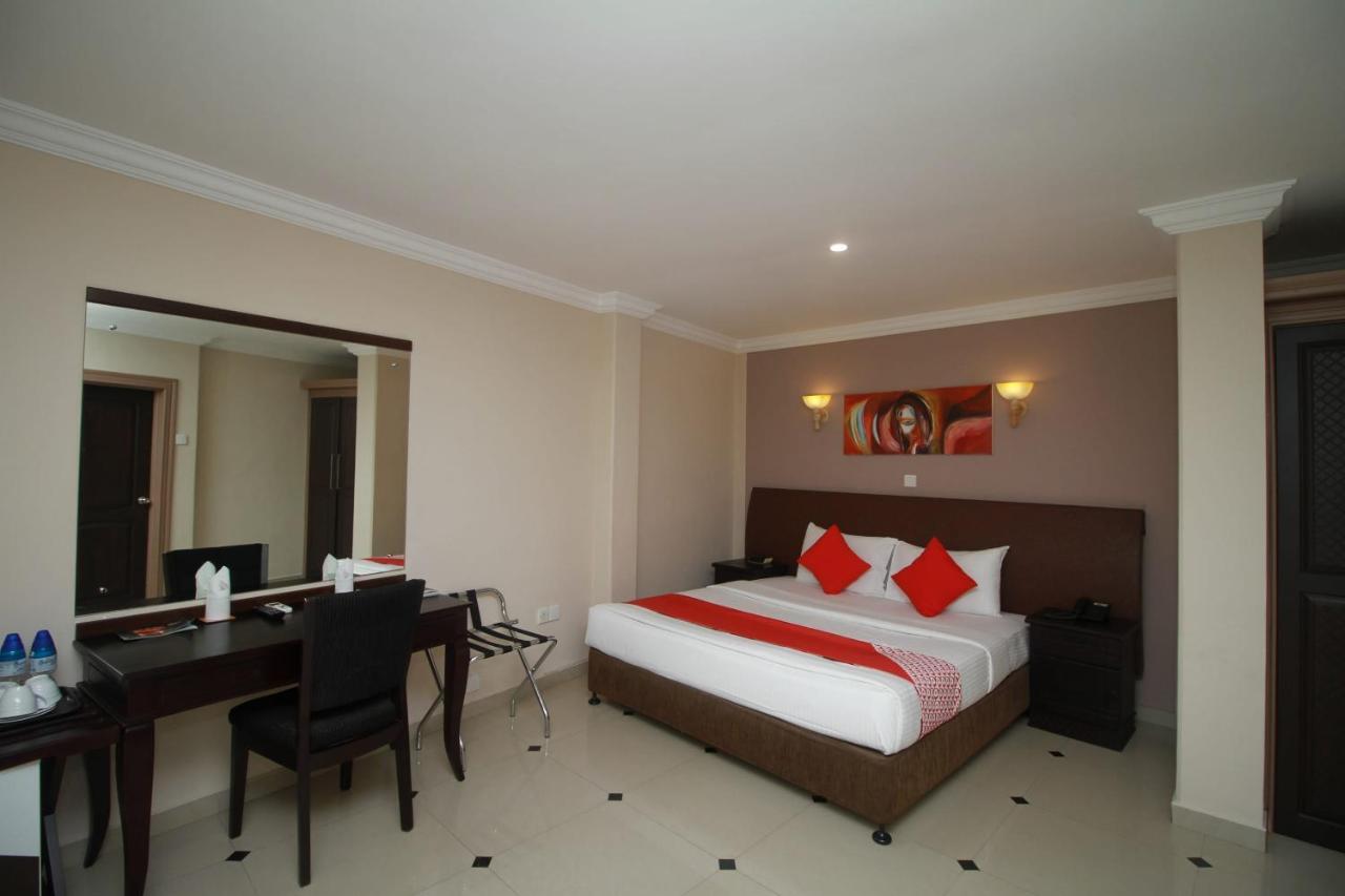 נגומבו Oyo 317 Choy'S Waterfront Residence מראה חיצוני תמונה