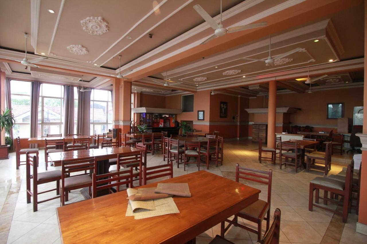 נגומבו Oyo 317 Choy'S Waterfront Residence מראה חיצוני תמונה