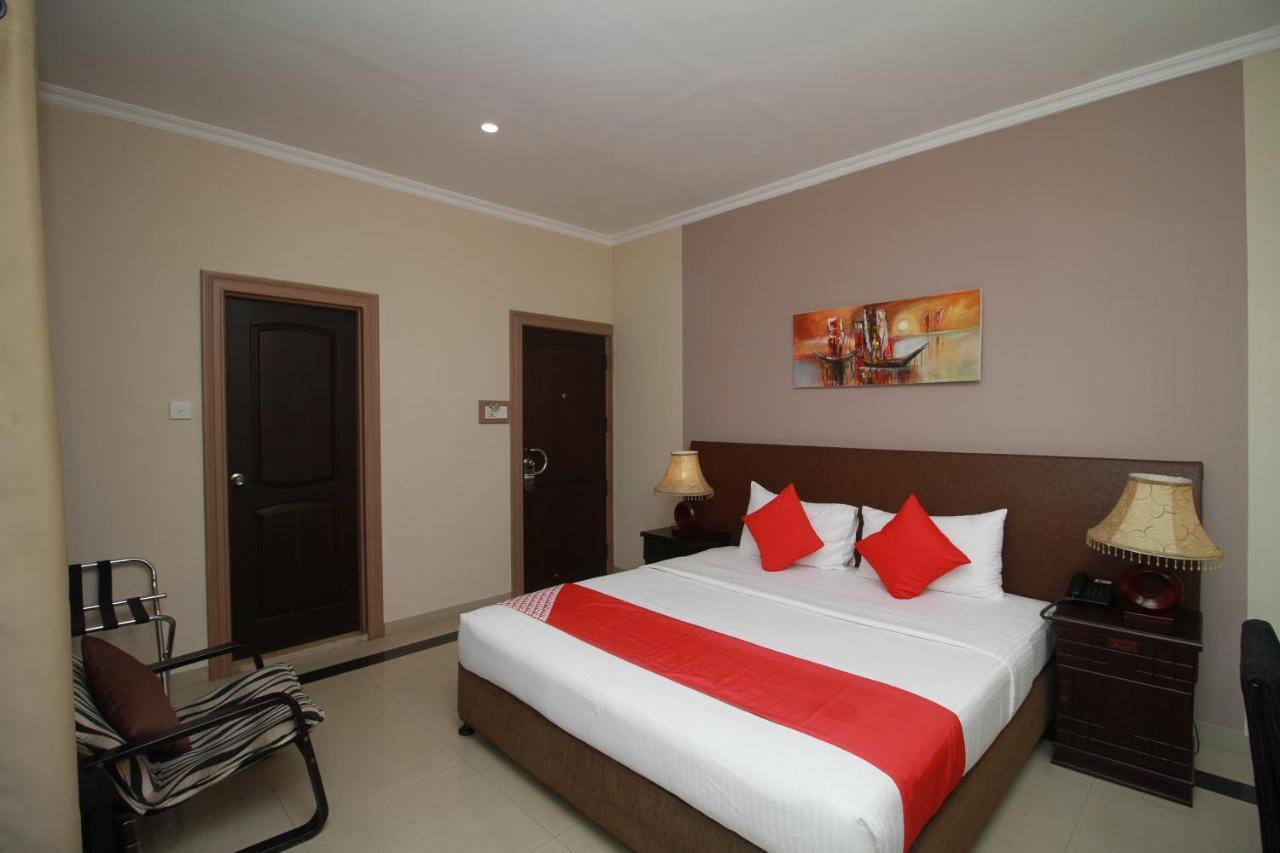 נגומבו Oyo 317 Choy'S Waterfront Residence מראה חיצוני תמונה