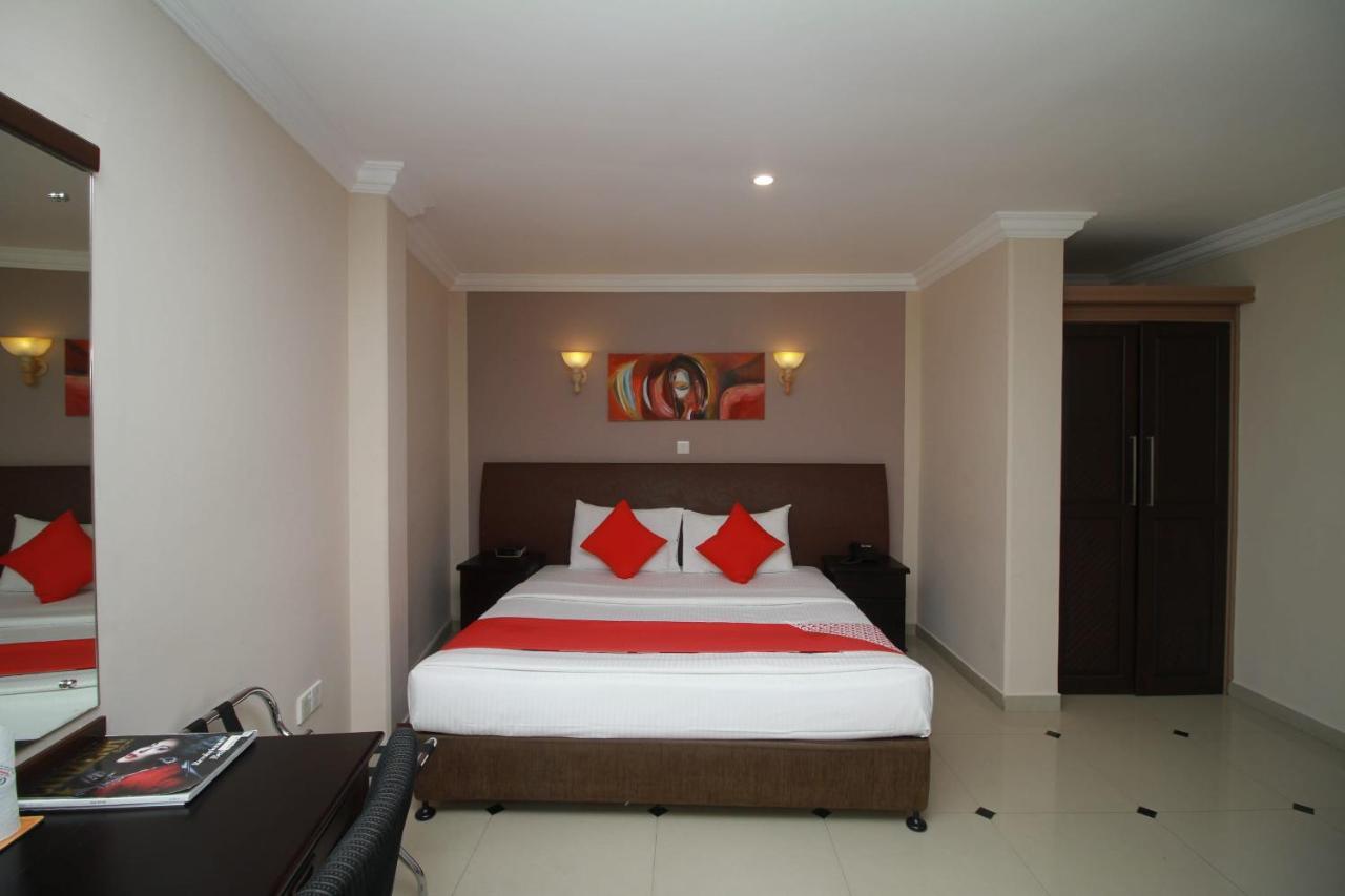 נגומבו Oyo 317 Choy'S Waterfront Residence מראה חיצוני תמונה