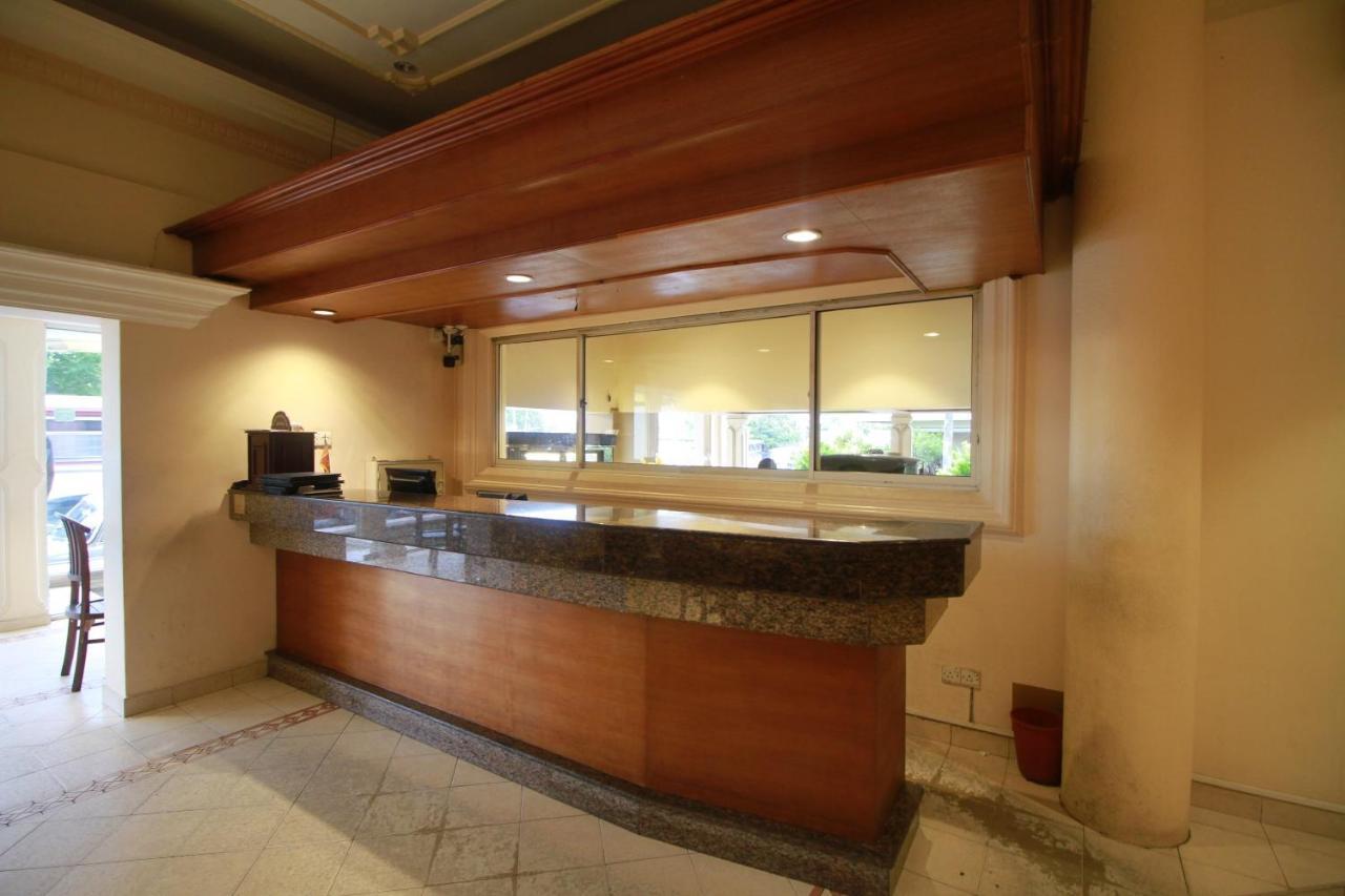 נגומבו Oyo 317 Choy'S Waterfront Residence מראה חיצוני תמונה